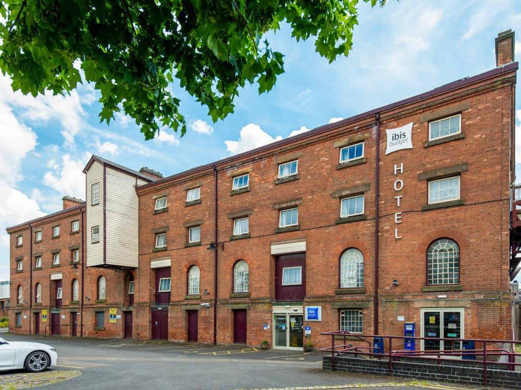 Go2 Burton Upon Trent Central Hotel Extérieur photo